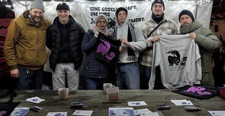 ProCurand Seniorenresidenz Bölschestraße am Weihnachtsmarkt im Spielhaus Bölschestraße, im Austausch mit Vereinen und Initiativen aus Friedrichshagen.