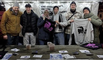 ProCurand Seniorenresidenz Bölschestraße am Weihnachtsmarkt im Spielhaus Bölschestraße, im Austausch mit Vereinen und Initiativen aus Friedrichshagen.