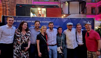 Das ProCurand-Team beim Berliner Hoffest 2025 im Roten Rathaus in Berlin-Mitte.