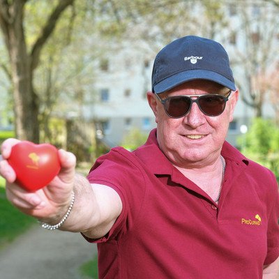 ProCurand Ambulante Pflege Potsdam hauswirtschaftliche Fachkraft René mit Herz