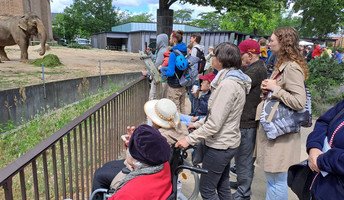 Zoobesuch von Bewohnern, Angehörigen und Pflegepersonal Seniorenresidenz Bölschestraße 