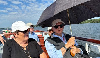 Mieter*innen der ProCurand Seniorenresidenz Bölschestraße auf Dampferfahrt