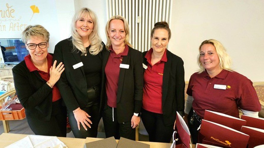 Das Leitungsteam der ProCurand Strausberg Wriezener Straße beim erfolgreichen ersten Tag der offenen Tür. (v.l.n.r.): Regine Keller, Mandy Hegert, Annemarie Senzel, Nadine Fügemann, Stefanie Duspiva.