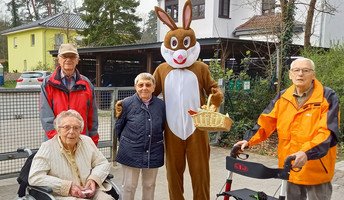 Ostern mit Osterhase in der ProCurand Seniorenresidenz Am Straussee