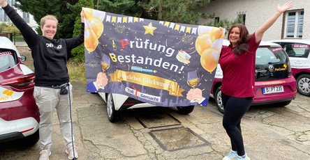 Gratulation zur bestandenen Prüfung zur Pflegefachkraft bei der ambulanten Pflege Ludwigsfelde
