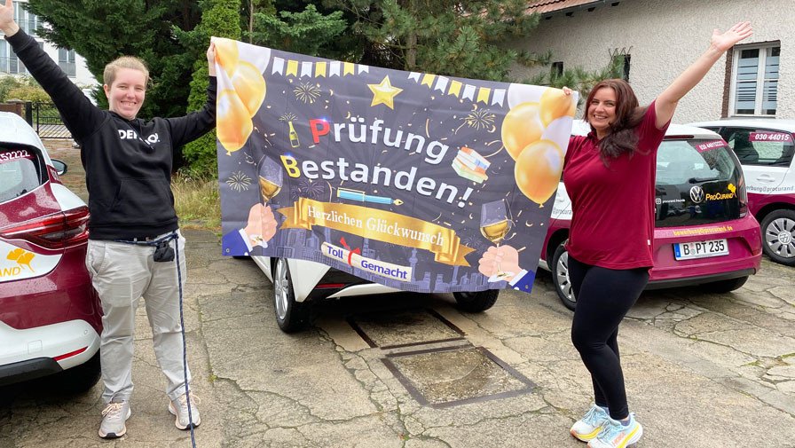 Gratulation zur bestandenen Prüfung zur Pflegefachkraft bei der ambulanten Pflege Ludwigsfelde