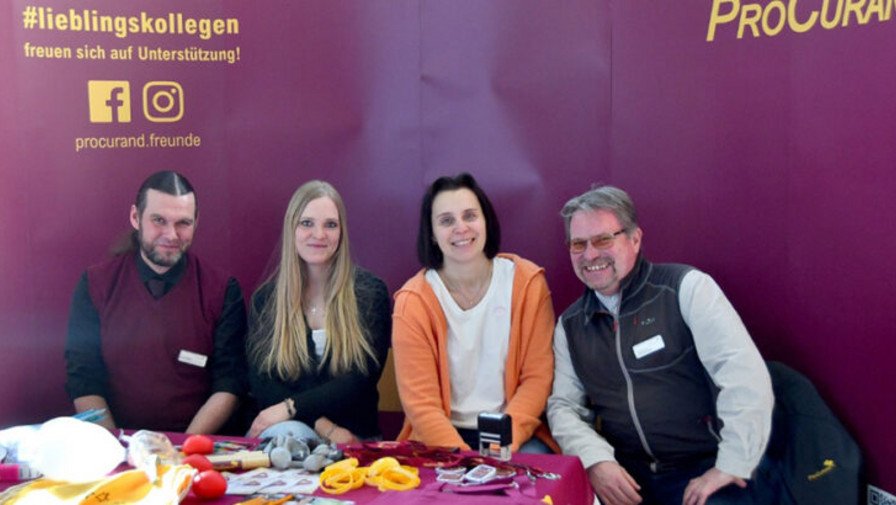 Mit großem Einsatz präsentierten sich die Mitarbeiter*innen der ProCurand Seniorenresidenz Am Görnsee auf der Ausbildungsmesse in Lehnin und informierten über den Pflegeberuf.