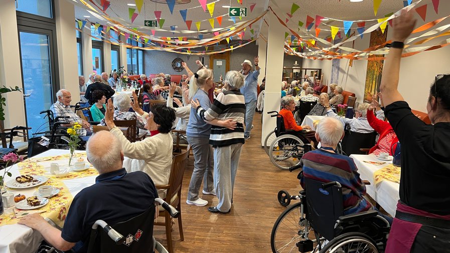 Herbstfest mit Alf Weis  in der ProCurand Seniorenresidenz Bölschestraße in Friedrichshagen