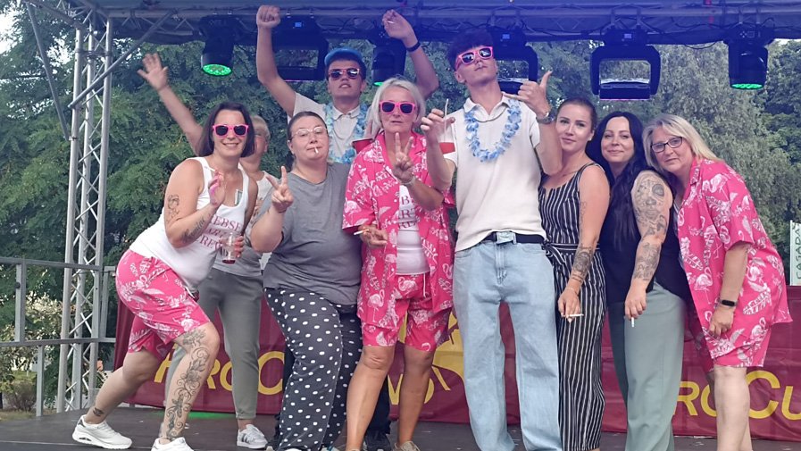 Das engagierte Team der ProCurand Seniorenresidenz Am Görnsee sorgte mit viel Herz und Leidenschaft für ein unvergessliches Mallorca-Sommerfest.