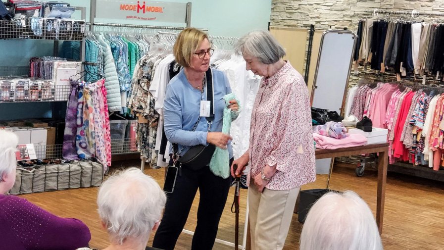 Nach der Show wird gestöbert und geshoppt – direkt in der ProCurand Seniorenresidenz Havelpalais.