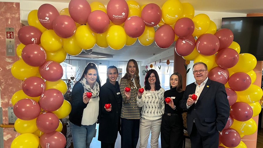 Die Praxisanleitung und Pflegekräfte des ProCurand Seniorenzentrums Am Herzogschloss freuten sich über den erfolgreichen Schnuppertag und die Begeisterung der Schüler*innen für den Pflegeberuf.